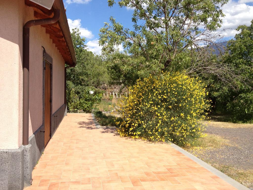 Mount Etna Chalet Maletto Exterior photo